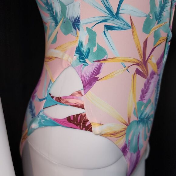 NWT Bar 3 Women's Copcabana Printed Twist Front One Piece Swimsuit - Picture 11 of 14